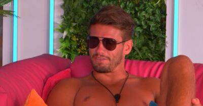 Love Island fans left cringing over Jacques' selfie comment as he flirts with Cheyanne - www.ok.co.uk