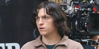 Tom Holland Gets to Work on the Set of 'The Crowded Room' in NYC - www.justjared.com - New York