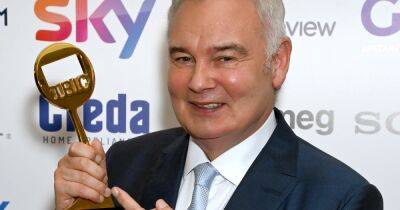 Eamonn Holmes continues ITV feud as he brands network 'ministry of lies' at TRIC Awards - www.ok.co.uk - Britain - county Holmes