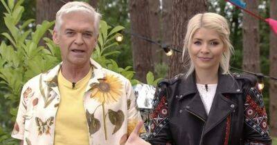 ITV This Morning fans say 'what the' as Holly Willoughby and Phillip Schofield look completely different - www.manchestereveningnews.co.uk