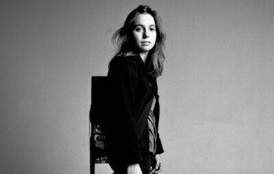 Julien Baker shares emotive new single ‘Guthrie’ and announces ‘B-Sides’ EP - www.nme.com - USA - Afghanistan