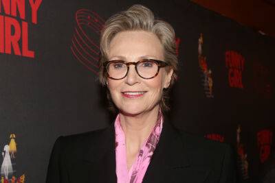 Jane Lynch Explains Early ‘Funny Girl’ Exit And Addresses Lea Michele Drama: ‘I’m Thrilled For Her’ - etcanada.com