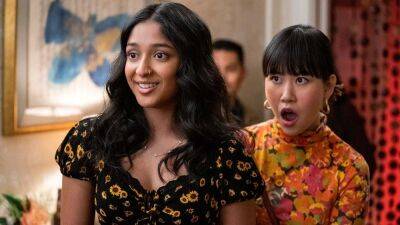 'Never Have I Ever': Maitreyi Ramakrishnan and Mindy Kaling on Why Season 3 Is All About Team Devi (Exclusive) - www.etonline.com - USA - India