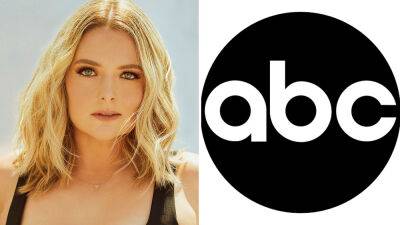 Lauren Ash Joins New ABC Comedy Series ‘Not Dead Yet’ - deadline.com - county St. Clair - county Ellis - city Elizabeth, county Ellis