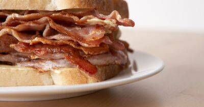 Man claims the best way to get bacon 'nice and crispy' is to boil - not fry - www.dailyrecord.co.uk - USA