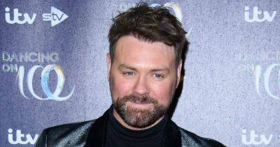 Brian McFadden unrecognisable after allergic reaction to bee sting swells face up - www.ok.co.uk - Jordan