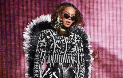 Beyoncé becomes fourth woman with 10 Number Ones on R&B/hip-hop charts - www.nme.com - USA - county Love