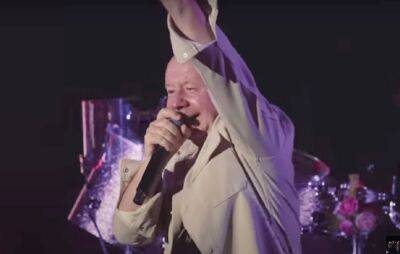 Watch Simple Minds’ perform in ancient Sicily venue in new video for single ‘Vision Thing’ - www.nme.com