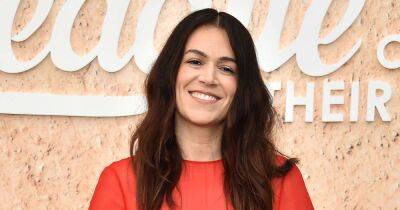 Abbi Jacobson Teases ‘A League of Their Own’ Season 2 After Ending on ‘Cliffhangers’: ‘I Really Hope We Get to Make More’ - www.usmagazine.com - USA - city Broad - county Peach - city Rockford, county Peach