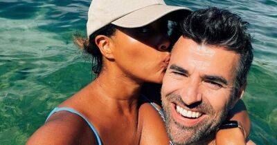 Steve Jones and rarely-seen wife Phylicia look loved-up during sunny Cornwall holiday - www.ok.co.uk - Britain - USA