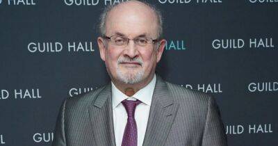 Salman Rushdie stabbed in the neck on stage in horror attack in New York - www.ok.co.uk - Britain - New York - New York - Pakistan - New York - Iran