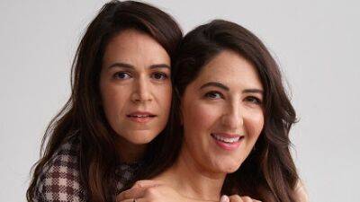 Abbi Jacobson and D'Arcy Carden Are in a League of Their Own - www.glamour.com - city Broad