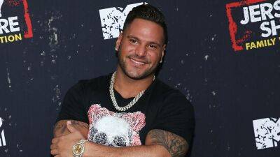 Ronnie Ortiz-Magro Marks 1 Year of Sobriety During 'Jersey Shore: Family Vacation' Return - www.etonline.com - Jersey