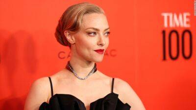Amanda Seyfried opens up about past pressure to appear nude on screen as stars clash over role of intimacy coordinators - edition.cnn.com - Britain - county Holmes