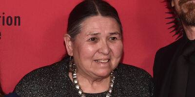 Sacheen Littlefeather Receives Apology From The Academy Over Racist Treatment At 1973 Oscars - www.justjared.com - USA - India