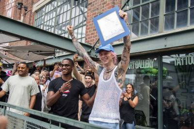 Machine Gun Kelly Gets His Own Annual Holiday In Hometown Of Cleveland, Ohio - etcanada.com - USA - Ohio - county Cleveland - county Love