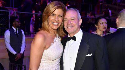 Hoda Kotb Shares 'Healthy' Way She and Ex Joel Schiffman Co-Parent Their Two Daughters - www.etonline.com