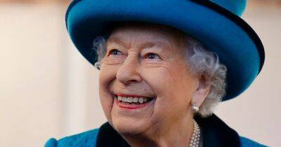 Queen's brutal response to palace chefs after finding slug in her dinner - www.ok.co.uk - USA