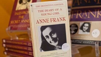 Texas School District Demands Removal of ‘The Diary of Anne Frank’ Illustrated Adaptation From Its Libraries - thewrap.com - Texas