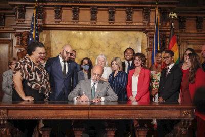 Pennsylvania Governor Signs Executive Order Banning Conversion Therapy - www.metroweekly.com - Pennsylvania