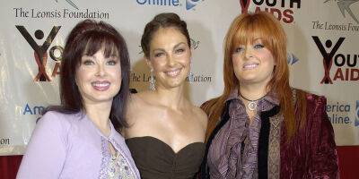 Details About Naomi Judd's Will Revealed: Daughters Wynonna & Ashley Judd Not Named as Executors - www.justjared.com