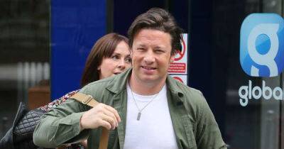 Jamie Oliver jokes he's been 'dumped' by his teenage kids - www.msn.com