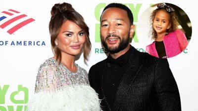 Chrissy Teigen Shows Off Growing Baby Bump in New Family Vacation Pics - www.etonline.com