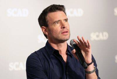 Scott Foley Joins HBO Max Series ‘The Girls on the Bus’ - thewrap.com - state Kansas