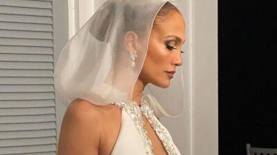A Closer Look at Jennifer Lopez’s Wedding Day Jewelry - www.glamour.com