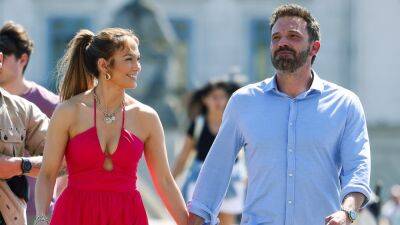 Yes, Jennifer Lopez and Ben Affleck’s Second Wedding Comes With a Second Honeymoon - www.glamour.com - Paris - Italy