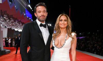 Why Ben Affleck isn't in any of his wedding photos with Jennifer Lopez - hellomagazine.com