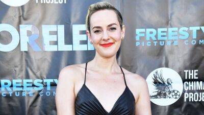 Jena Malone Says It Felt 'So Nice' to Come Out as Pansexual - www.etonline.com