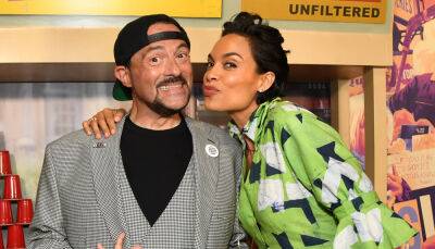 Kevin Smith Celebrates the Premiere of 'Clerks III' with Rosario Dawson & More! - www.justjared.com - China - Hollywood