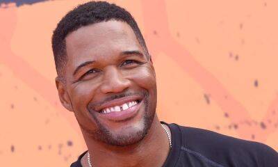 Michael Strahan shares rare photo of older brother and fans notice the same thing - hellomagazine.com - Italy