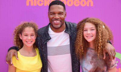 Michael Strahan's photo with teenage daughters left fans wondering the same thing - hellomagazine.com - New York