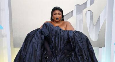 Lizzo Made a Hilarious Comment About Her Dress for MTV VMAs 2022 - See the Look! - www.justjared.com - city Newark