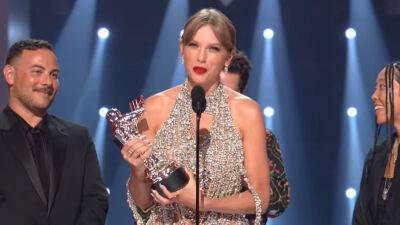 Taylor Swift Announces New Album Dropping October 21 After Winning MTV VMA For Video Of The Year - deadline.com