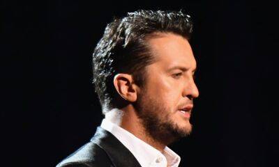 Luke Bryan shares anxiety of talking about late siblings - hellomagazine.com - USA - Nashville