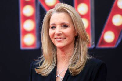 Lisa Kudrow Opens Up On Insecurity About Her Body On ‘Friends’ - etcanada.com