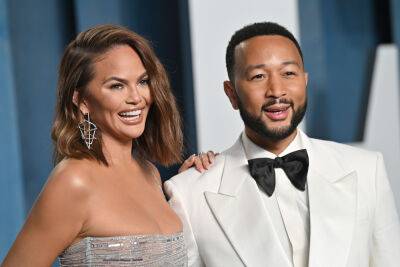 Chrissy Teigen Announces She’s Pregnant With Touching Baby Bump Pic: ‘Another On The Way’ - etcanada.com