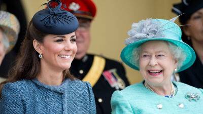 Kate Middleton models herself after Queen Elizabeth: 'Learned by observing' - www.foxnews.com - Britain - Scotland