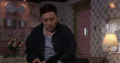 ITV Emmerdale fans spot flaw in Matty's plan to frame Suzy as Leyla's struggle continues - www.manchestereveningnews.co.uk