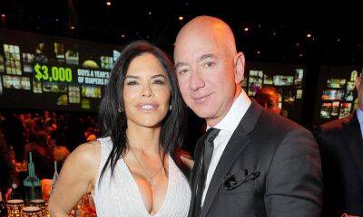 Lauren Sanchez and Jeff Bezos look like royalty stepping out of the Connaught Hotel in London - us.hola.com - Britain - London - city Sanchez
