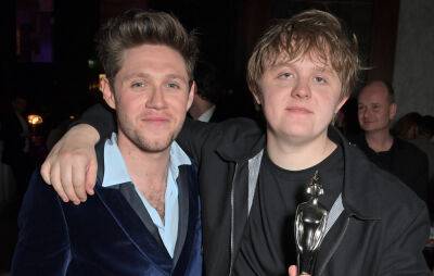 Watch Niall Horan and Lewis Capaldi busk together on the streets of Dublin - www.nme.com - Dublin