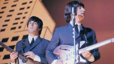 John Lennon's Scathing Letter to Paul McCartney From 1971 Is Up for Auction - www.etonline.com