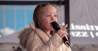 Video of Dumbarton youngster singing goes viral and is shared by the singer Jax - www.dailyrecord.co.uk - New York