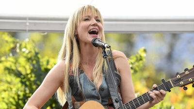 Jewel's tour bus goes up in flames: Calls bus driver a 'hero' - www.foxnews.com - state Alaska