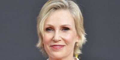 Jane Lynch Exiting 'Funny Girl' on Broadway Earlier Than Expected - www.justjared.com