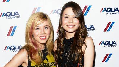 Jennette McCurdy Opens Up About Friendship With Miranda Cosgrove and Why She's Not in the 'iCarly' Reboot - www.etonline.com