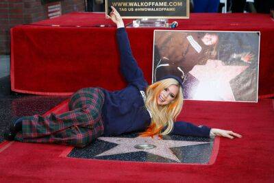 Avril Lavigne Honoured With Star On The Hollywood Walk Of Fame - etcanada.com